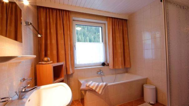 カウナータールHaus Alpenglueckアパートメント エクステリア 写真